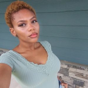 Meet your Posher, Imani